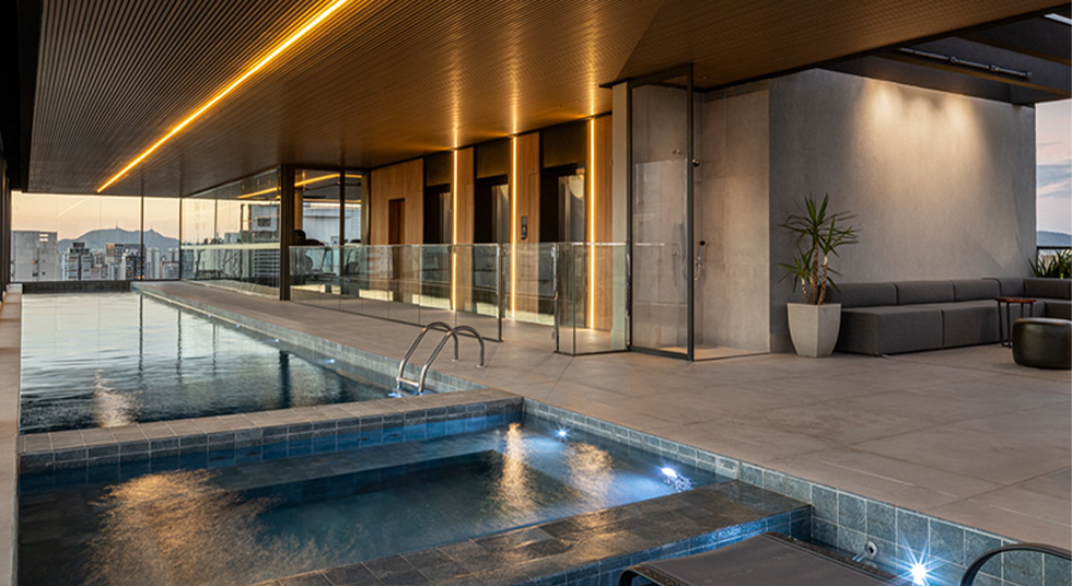 Rooftop | Piscina e Sky lounge